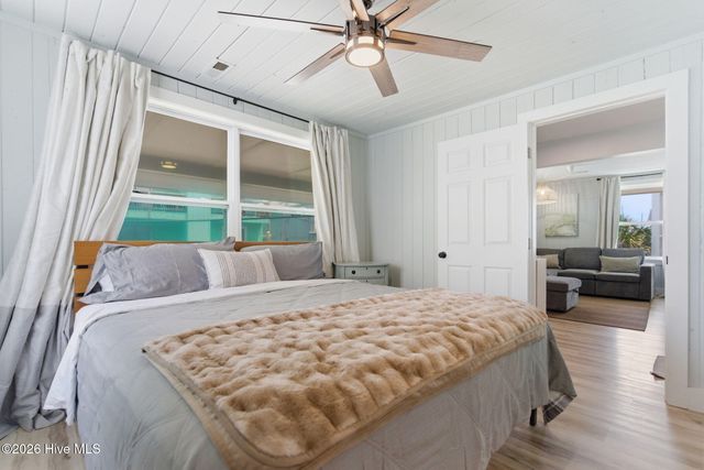 415 Carolina Beach Avenue N, Carolina Beach, NC 28428
