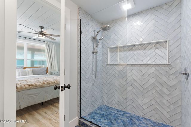 415 Carolina Beach Avenue N, Carolina Beach, NC 28428