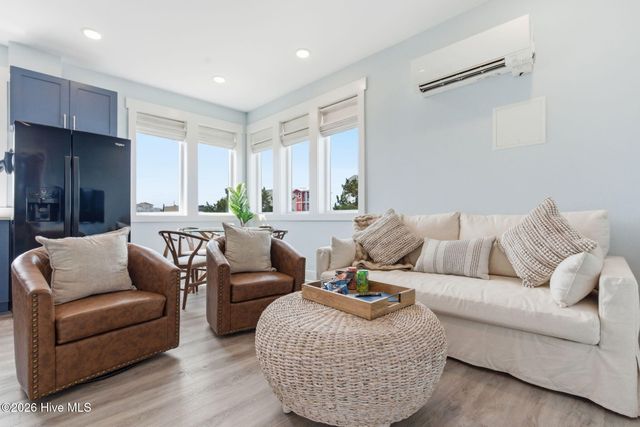 415 Carolina Beach Avenue N, Carolina Beach, NC 28428