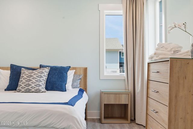 415 Carolina Beach Avenue N, Carolina Beach, NC 28428