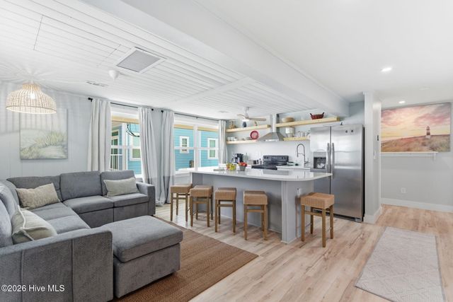 415 Carolina Beach Avenue N, Carolina Beach, NC 28428