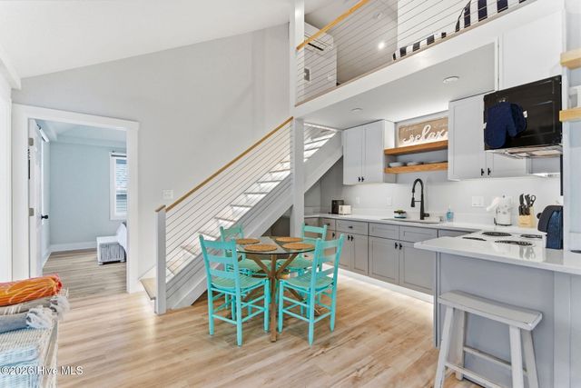 415 Carolina Beach Avenue N, Carolina Beach, NC 28428