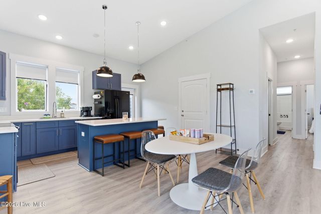 415 Carolina Beach Avenue N, Carolina Beach, NC 28428