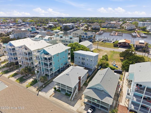 415 Carolina Beach Avenue N, Carolina Beach, NC 28428