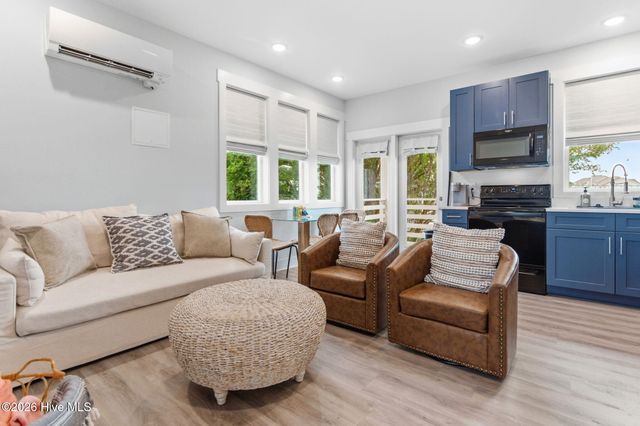415 Carolina Beach Avenue N, Carolina Beach, NC 28428