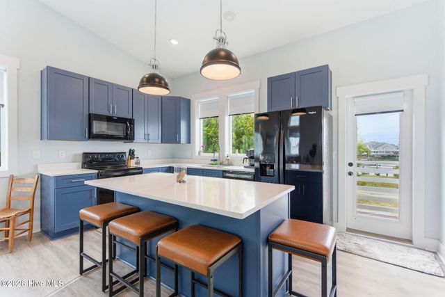 415 Carolina Beach Avenue N, Carolina Beach, NC 28428