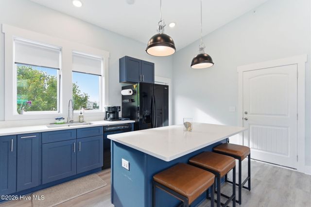 415 Carolina Beach Avenue N, Carolina Beach, NC 28428