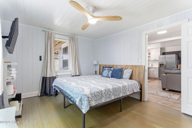 415 Carolina Beach Avenue N, Carolina Beach, NC 28428