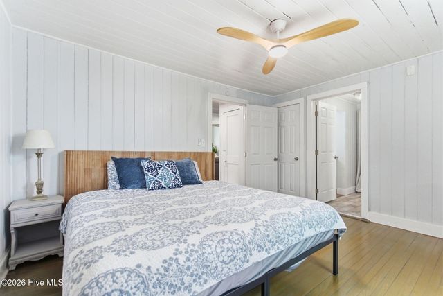 415 Carolina Beach Avenue N, Carolina Beach, NC 28428