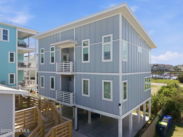 415 Carolina Beach Avenue N, Carolina Beach, NC 28428