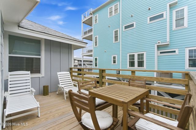 415 Carolina Beach Avenue N, Carolina Beach, NC 28428