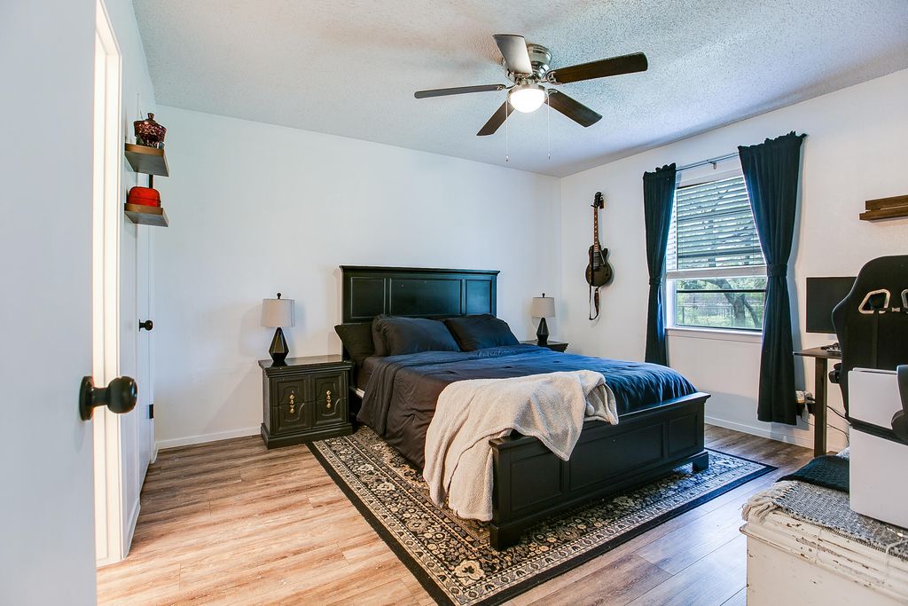 Image 14 of property listing at 901 E 42nd Street, San Angelo, TX 76903