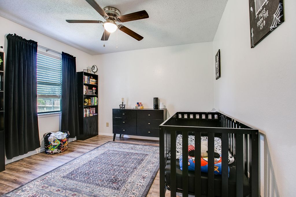 Image 17 of property listing at 901 E 42nd Street, San Angelo, TX 76903