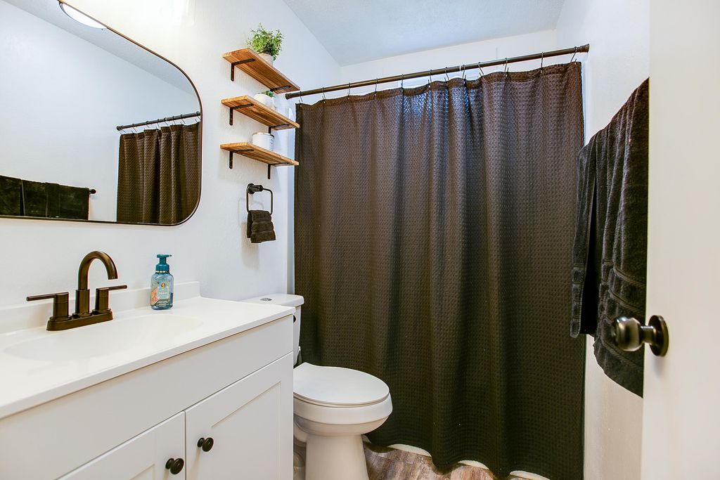 Image 21 of property listing at 901 E 42nd Street, San Angelo, TX 76903