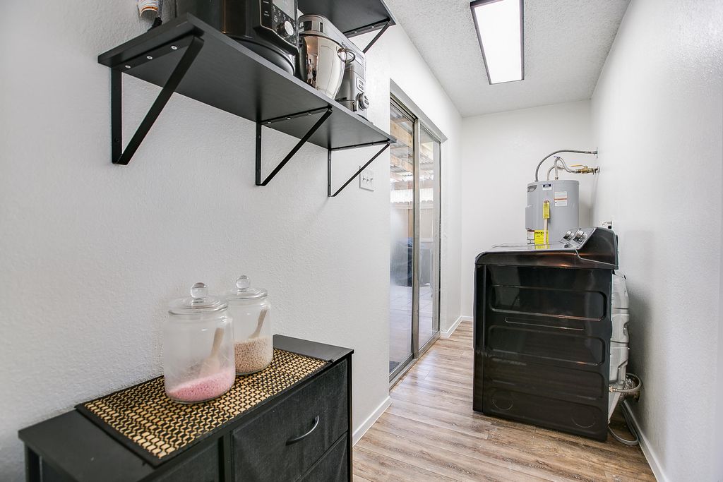 Image 22 of property listing at 901 E 42nd Street, San Angelo, TX 76903