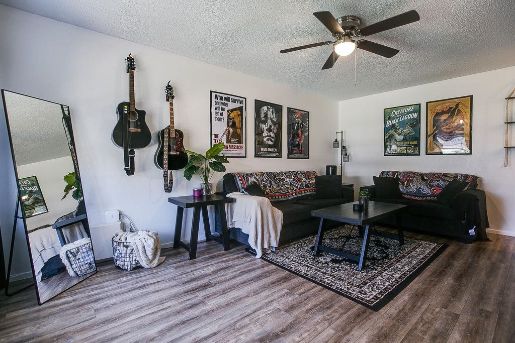 Image 6 of property listing at 901 E 42nd Street, San Angelo, TX 76903