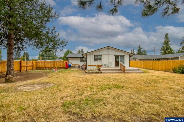 1656 NE McDaniel Ln, Mcminnville, OR 97128