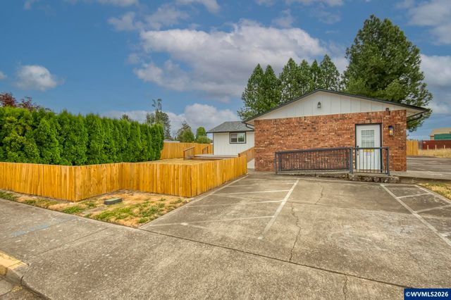 1656 NE McDaniel Ln, Mcminnville, OR 97128