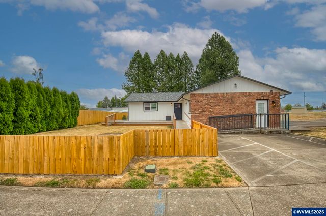 1656 NE McDaniel Ln, Mcminnville, OR 97128