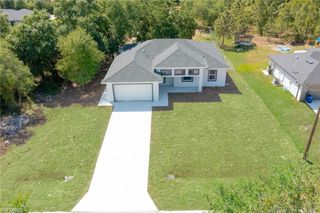 2113 Robert AVE, Alva, FL 33920