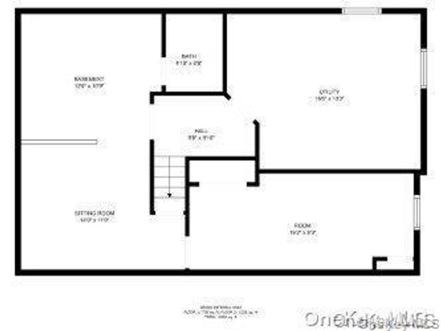 916 N Clinton Avenue, Lindenhurst, NY 11757