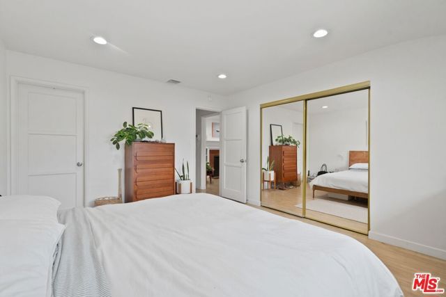 5211 Allott Avenue, Sherman Oaks, CA 91401