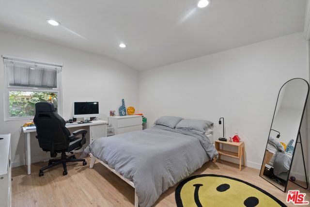 5211 Allott Avenue, Sherman Oaks, CA 91401