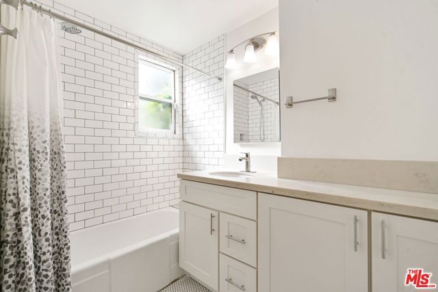 5211 Allott Avenue, Sherman Oaks, CA 91401