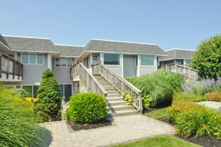 806 Bluffs Drive N, Baiting Hollow, NY 11933