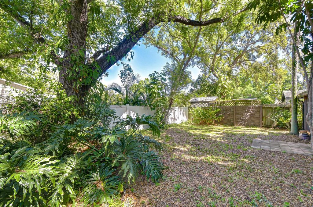 Image 2 of property listing at 8313 JACKSON SPRINGS ROAD, Tampa, FL 33615