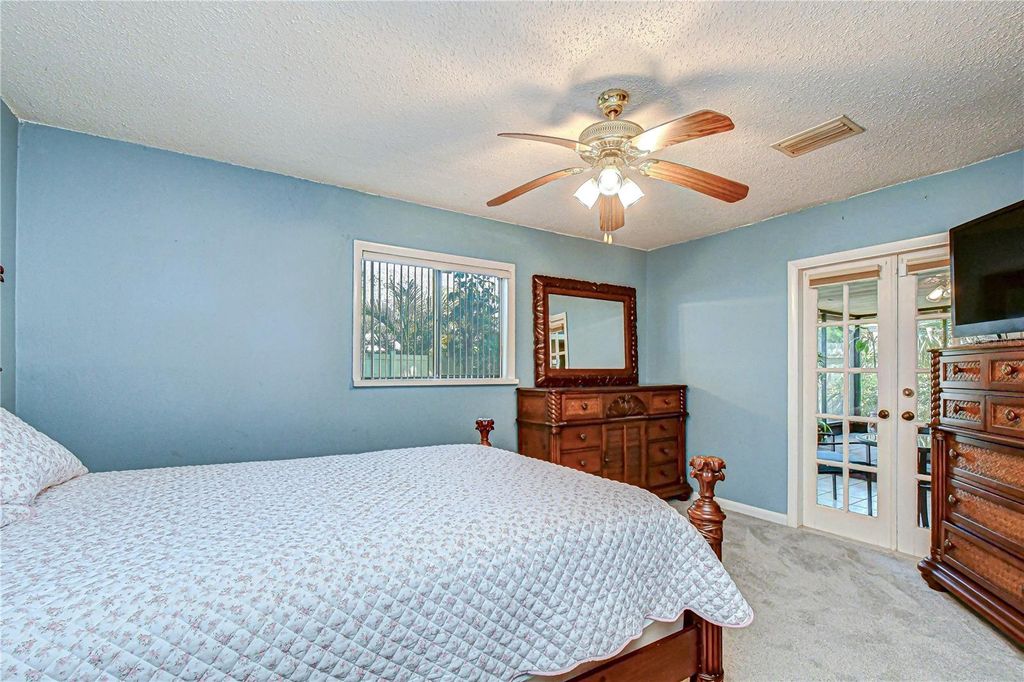 Image 12 of property listing at 8313 JACKSON SPRINGS ROAD, Tampa, FL 33615