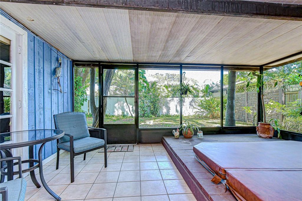 Image 18 of property listing at 8313 JACKSON SPRINGS ROAD, Tampa, FL 33615