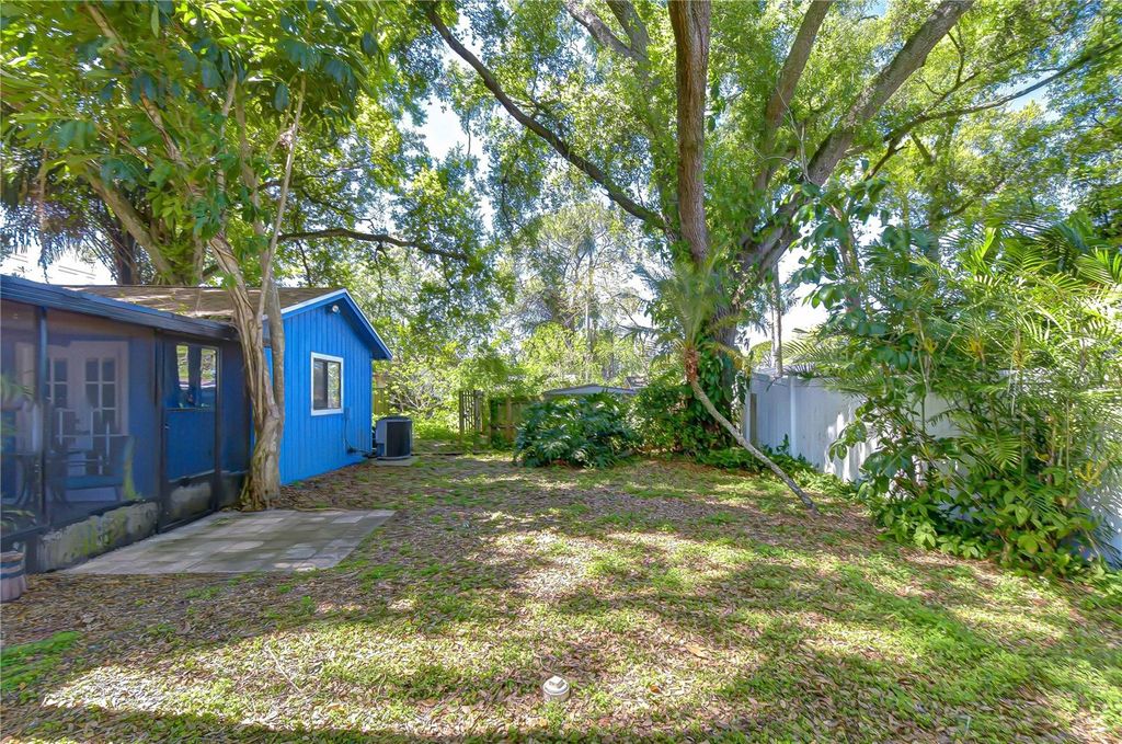 Image 3 of property listing at 8313 JACKSON SPRINGS ROAD, Tampa, FL 33615