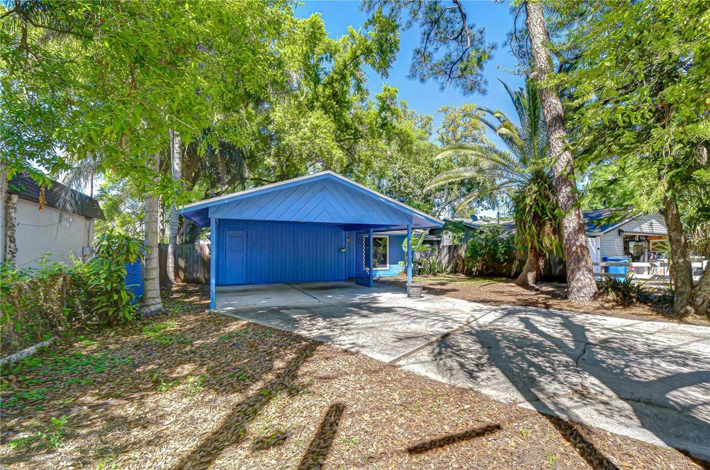 Image 25 of property listing at 8313 JACKSON SPRINGS ROAD, Tampa, FL 33615