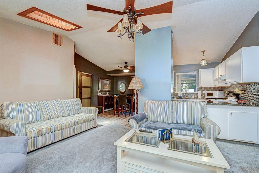 Image 6 of property listing at 8313 JACKSON SPRINGS ROAD, Tampa, FL 33615