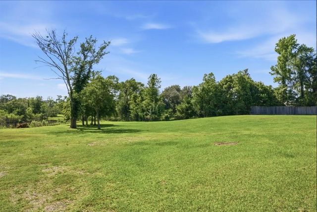 1040 Holly Street, Lake Charles, LA 70601
