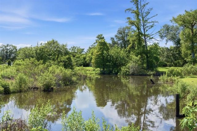 1040 Holly Street, Lake Charles, LA 70601