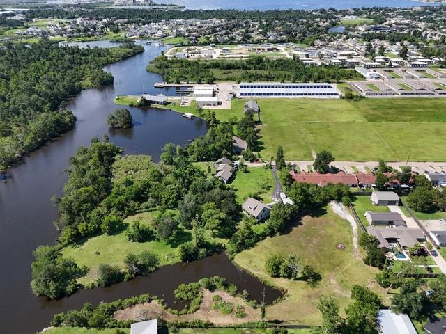 1040 Holly Street, Lake Charles, LA 70601