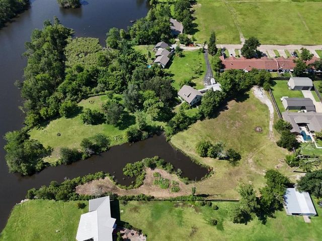 1040 Holly Street, Lake Charles, LA 70601