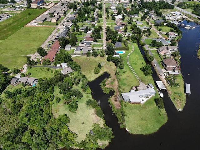 1040 Holly Street, Lake Charles, LA 70601
