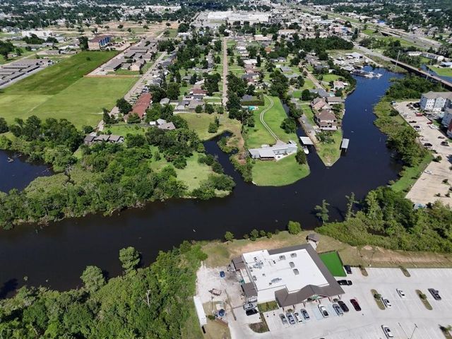1040 Holly Street, Lake Charles, LA 70601