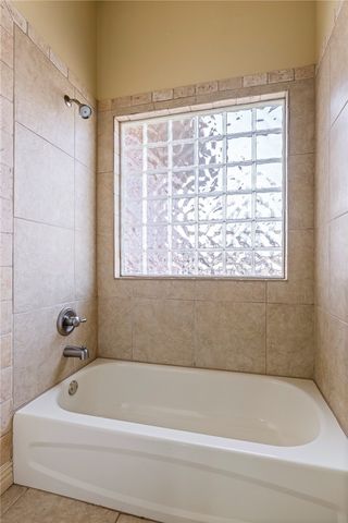2700 S Everest Avenue, Rogers, AR 72758