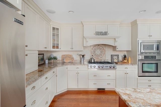 53 Westwood Drive, Groton, CT 06340