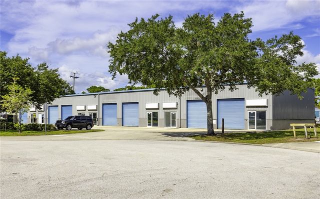865 33rd Court SW, Vero Beach, FL 32968
