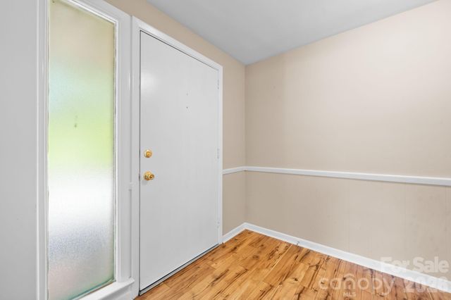 2010 12th Street Drive NW, Hickory, NC 28601