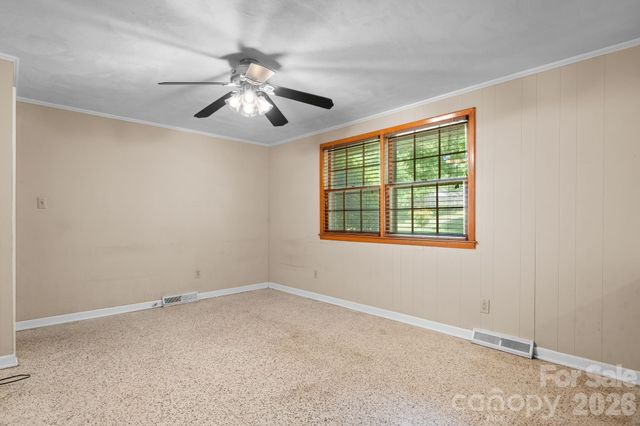 2010 12th Street Drive NW, Hickory, NC 28601