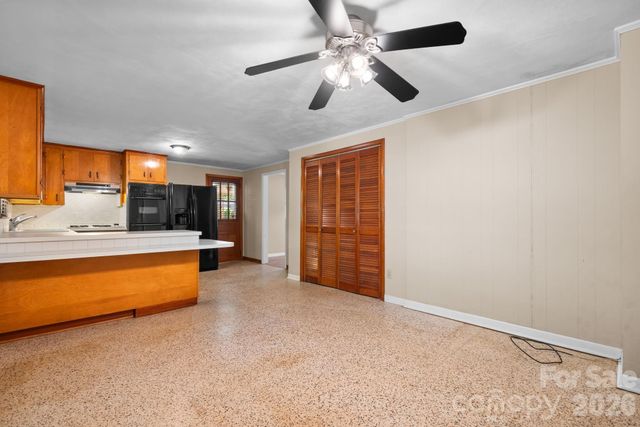 2010 12th Street Drive NW, Hickory, NC 28601