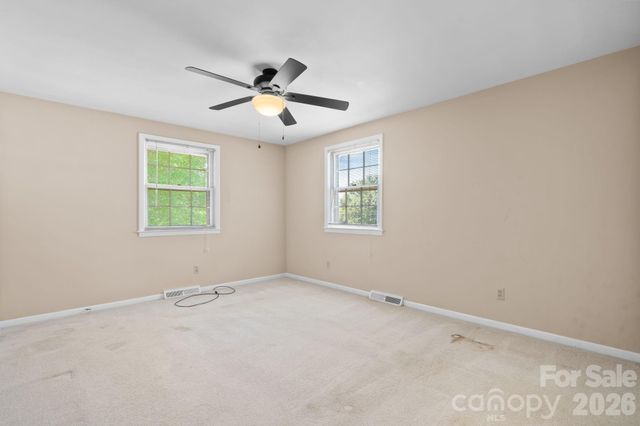 2010 12th Street Drive NW, Hickory, NC 28601