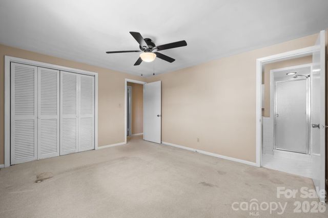 2010 12th Street Drive NW, Hickory, NC 28601