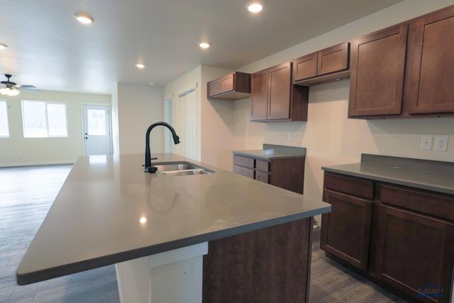 2801 LUKE, Rapid City, SD 57703